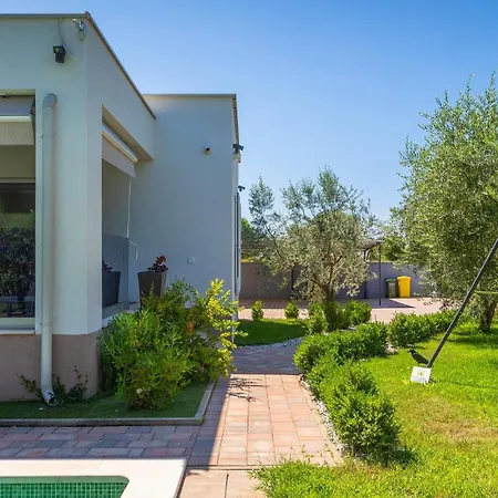 Villa Dila By Guide *