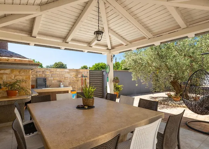 Villa Dila By Guide *