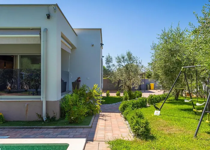 Villa Dila By Guide *